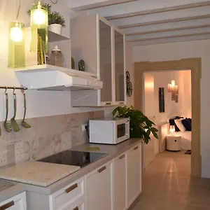 White , Verona Italia